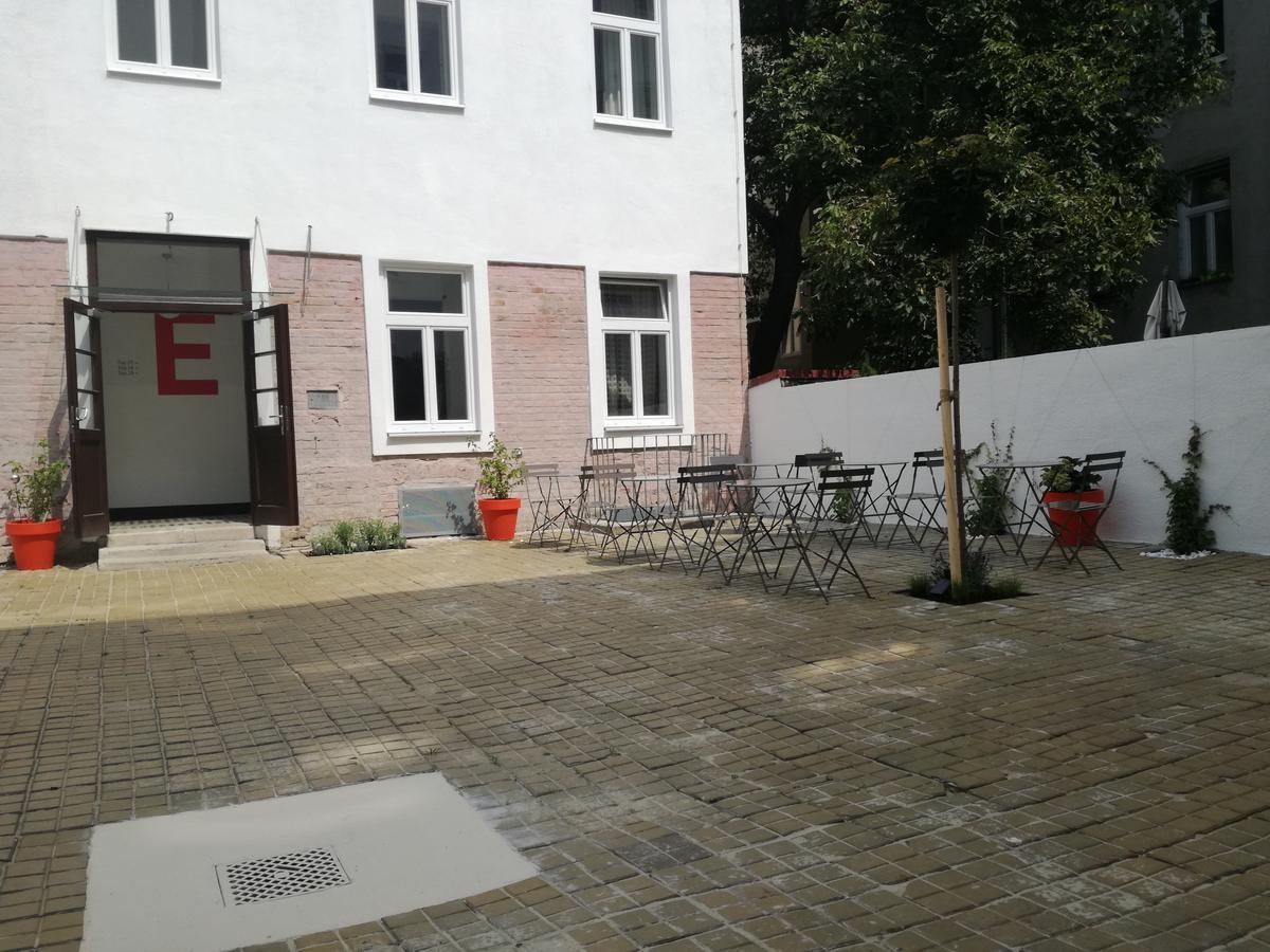 Cube70 Aparthotel Виена Екстериор снимка